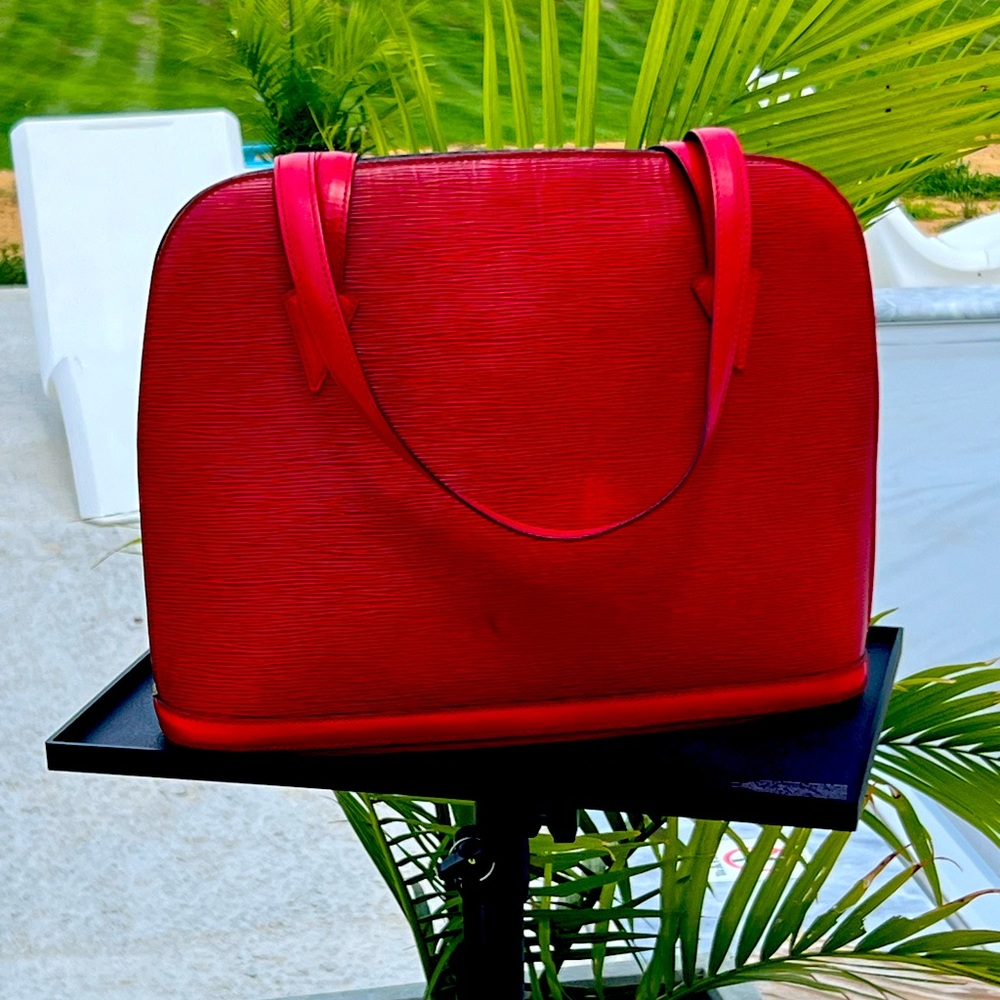 Louis Vuitton LV Shoulder Bag Epi leather Red Epi